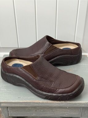 Dockers Women's Slip-On Leather Mule in Dark Brown Size 6M
